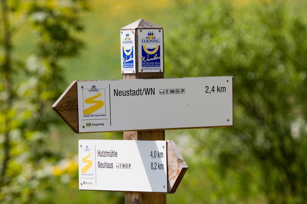 Hotel Grader Neustadt an der Waldnaab Exteriör bild